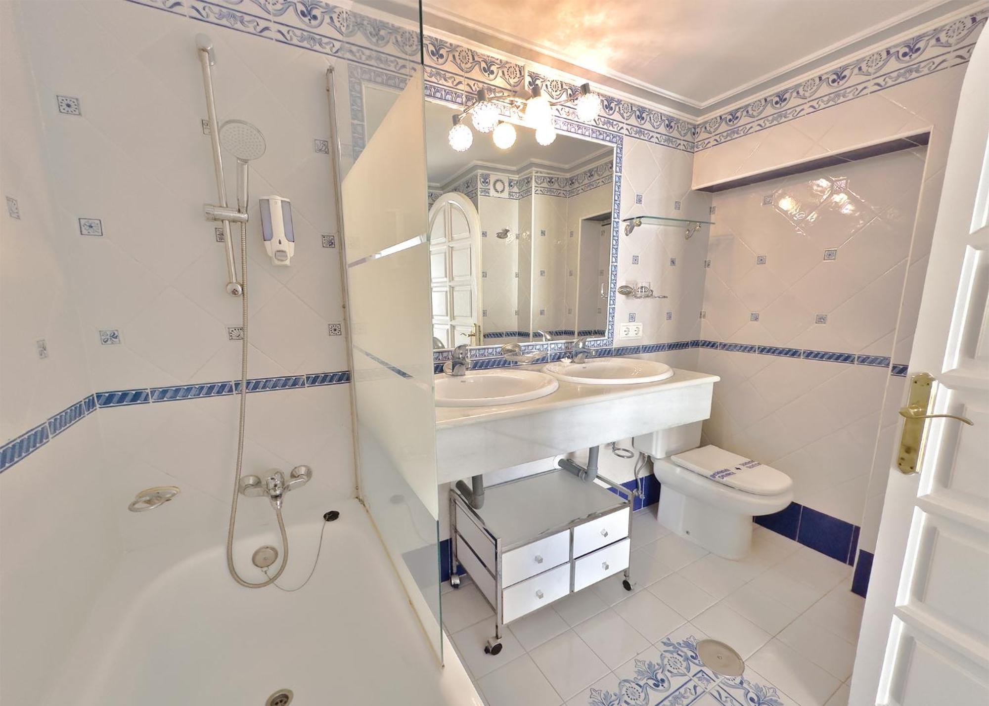 Skol 508 West Facing Duplex Apartment With Amazing Sea Views マルベーリャ エクステリア 写真
