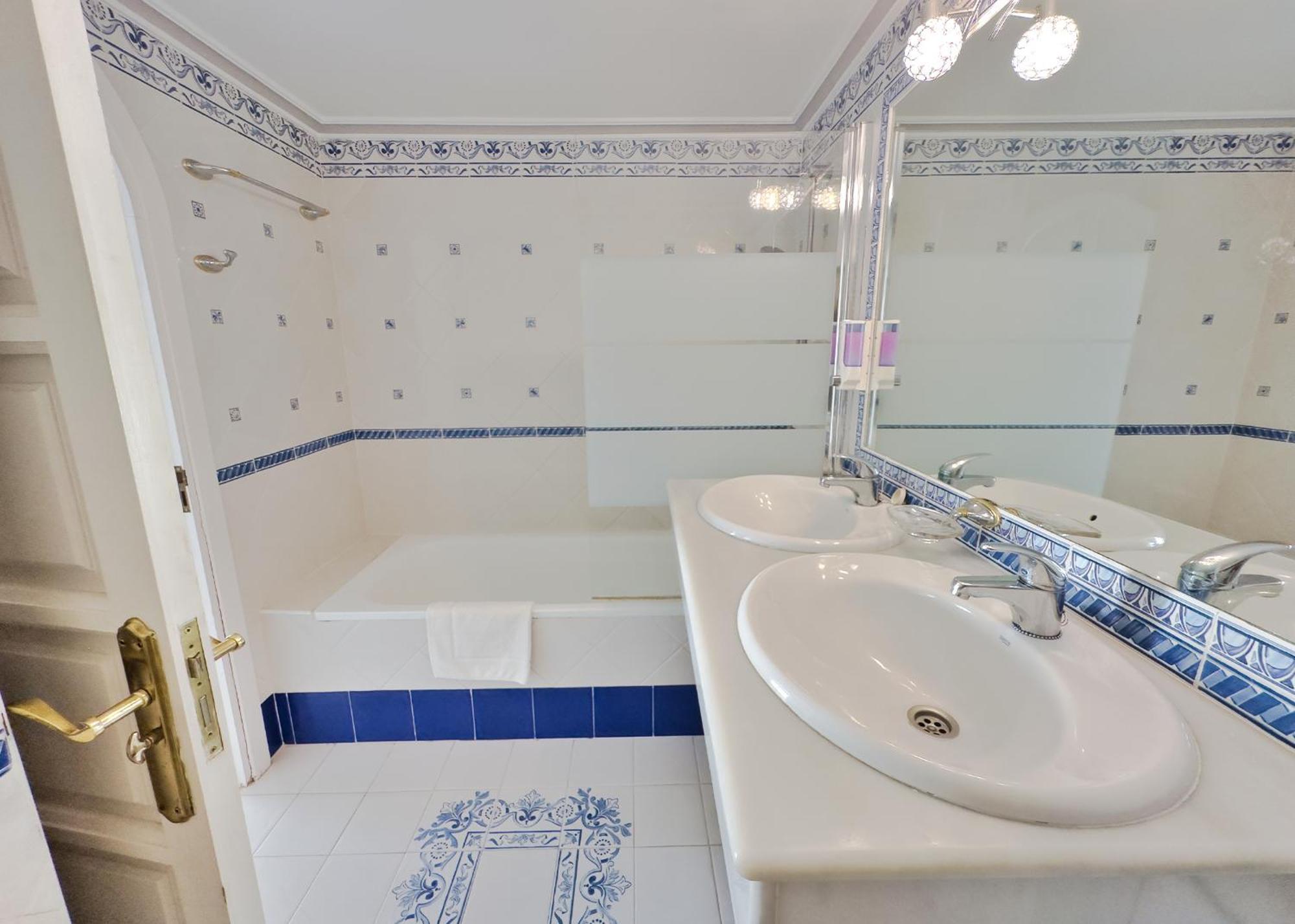 Skol 508 West Facing Duplex Apartment With Amazing Sea Views マルベーリャ エクステリア 写真